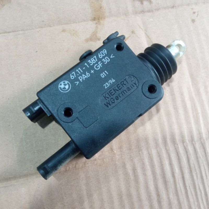 Motor Actuator Central Lock Fuel Flap Tutup Bensin Original BMW E34 E36 1387609