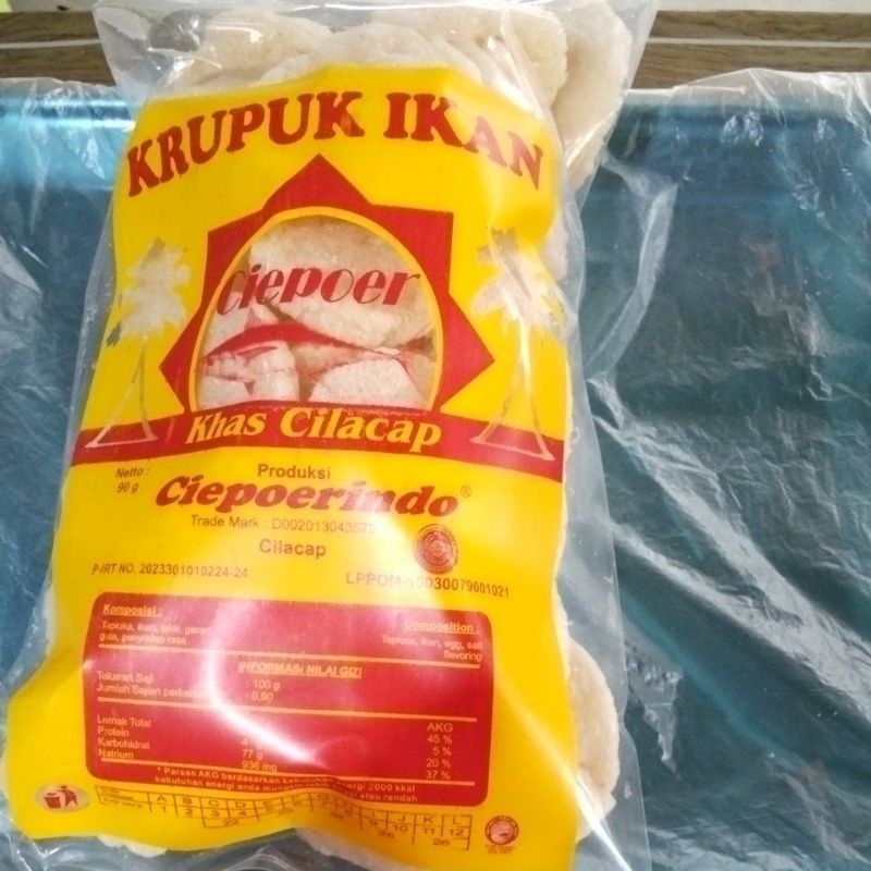 

KERUPUK IKAN BAWANG& kerupuk IKAN Tengiri khascilacap.