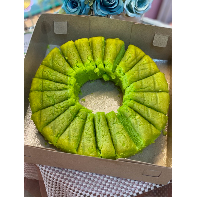 

Bolu basah klembem nyemek pandan