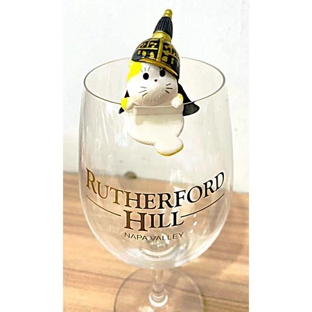 Figure Set Kucing Emperor Cat on Cup