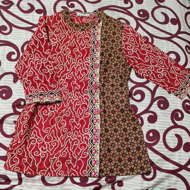 Batik wanita motif Mega Mendung