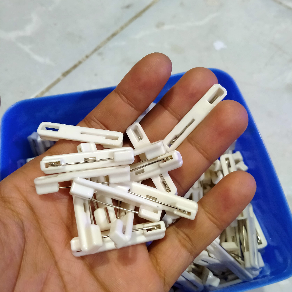 

Peniti untuk nametag 3.2 cm