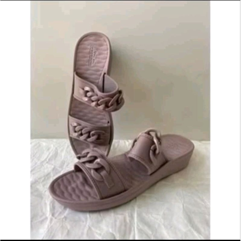 A23_sandal slop wedges rantai New Era