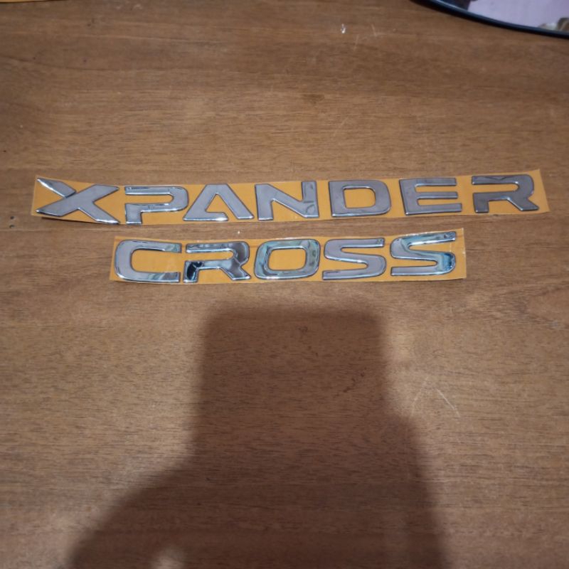 Emblem Kap mesin Xpander Cross Ori Harga Satuan
