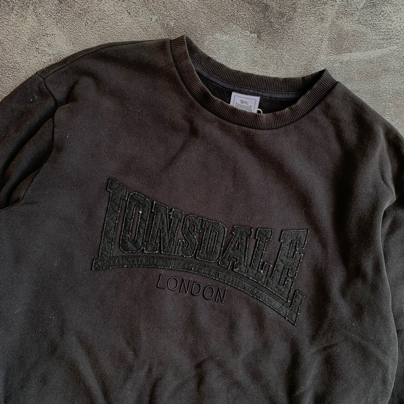 crewneck lonsdale hitam