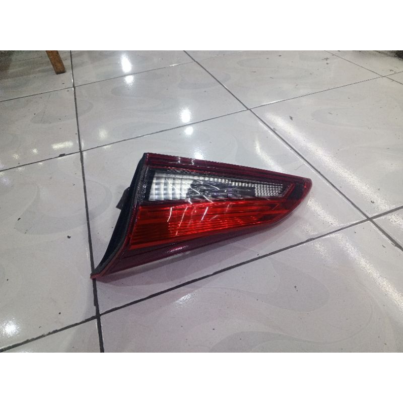 reflektor bagasi Yaris 2018/2019/2020/2021 original. lampu bagasi Yaris 2018-2021original