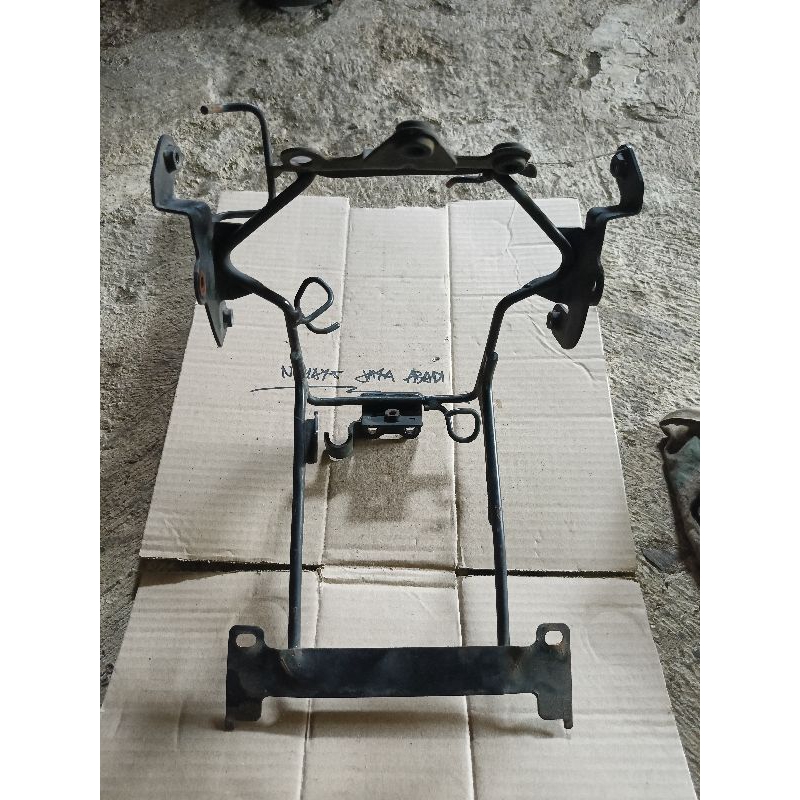 BREKET HEADLAMP OVAL VIXION OLD SECOND ORIGINAL