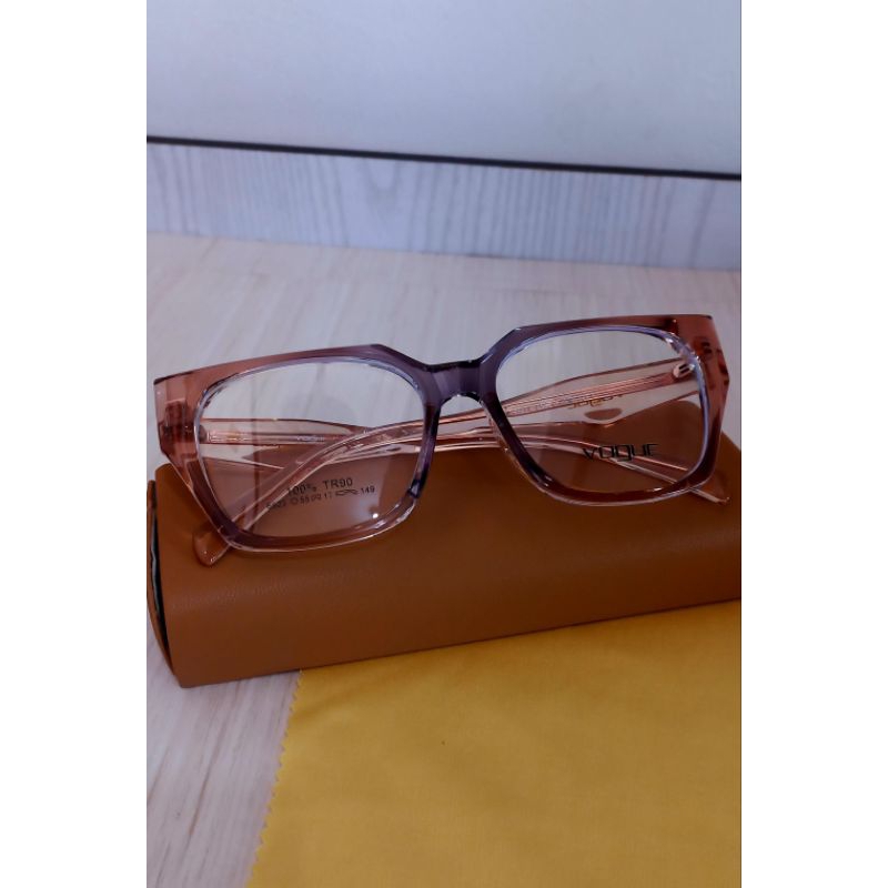 Frame kacamata Vogue