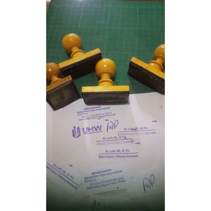 

STEMPEL KAYU