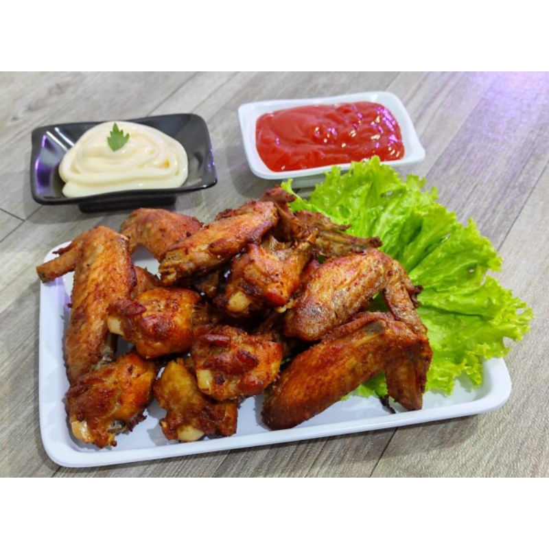 

chicken wing frozen isi 7-8 pcs