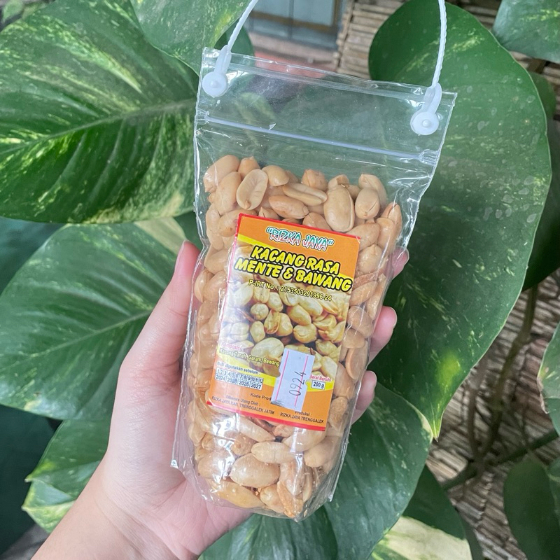 

Kacang rasa bawang by Rizka Jaya Snack