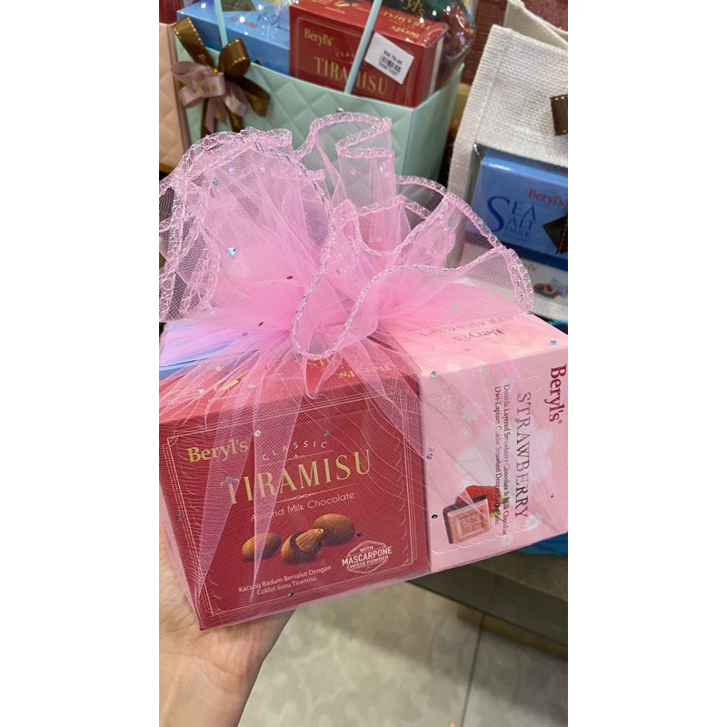 

Beryls Classic Tiramisu isi 4