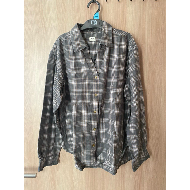 preloved secondhand uniqlo checkered shirt/kemeja wanita uniqlo