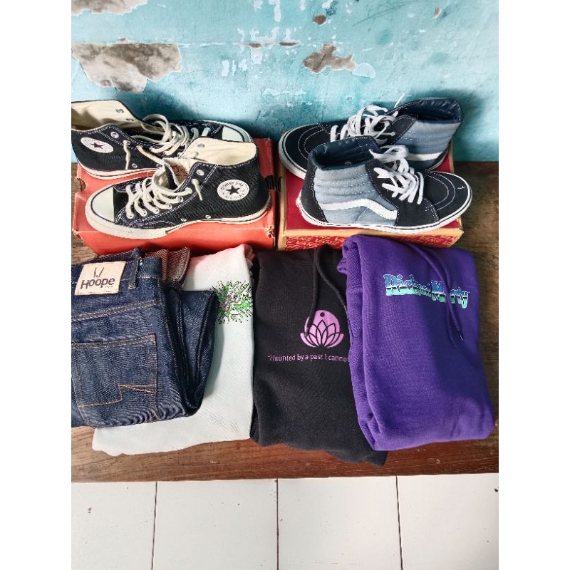 vans:42,5 cons:42 hoope:30-31 h&m putih:XL h&m item:L h&m ungu:MLIKE NEW&ORI SEMUA