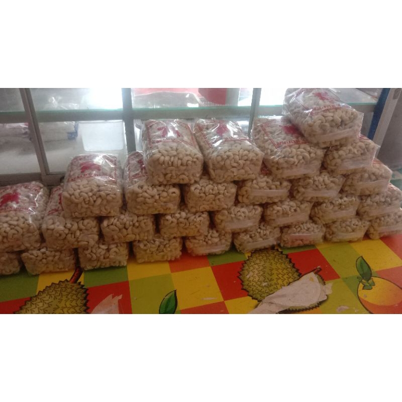 

Kacang mete mentah kering asli wonogiri