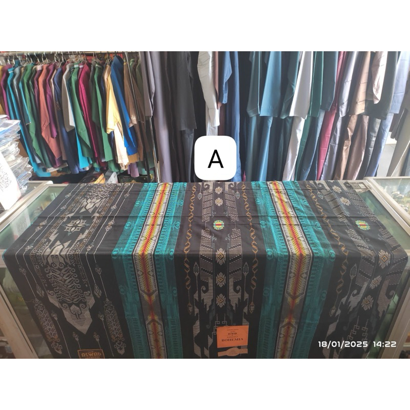 Sarung tenun aswad bohemia