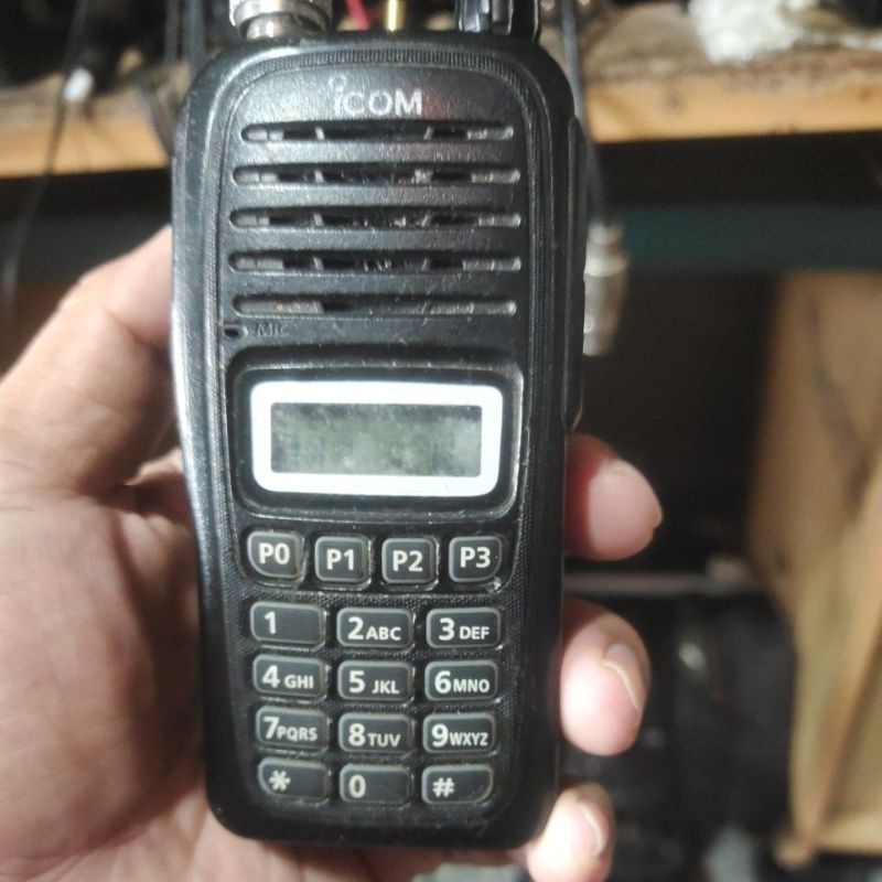 ICOM IC V88 VHF FM ICOM IC V-88 HT ICOM IC V88