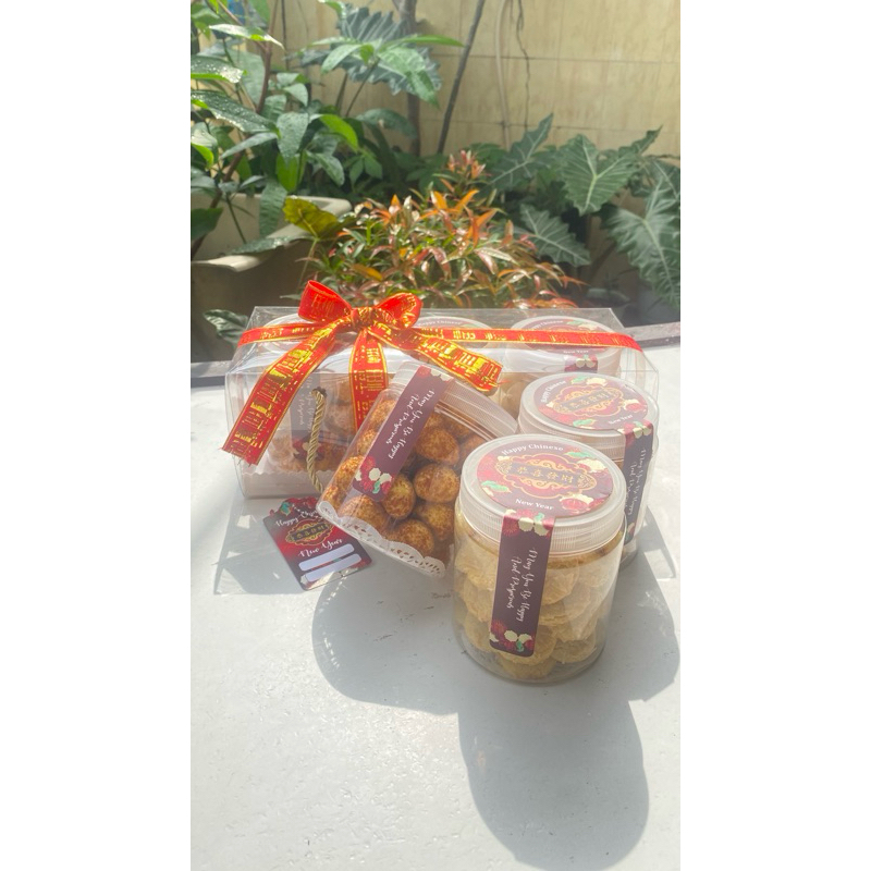 

[KHUSUS SAMEDAY] [READY SIAP KIRIM] HAMPERS KUE KERING IMLEK CHINESE NEW YEAR