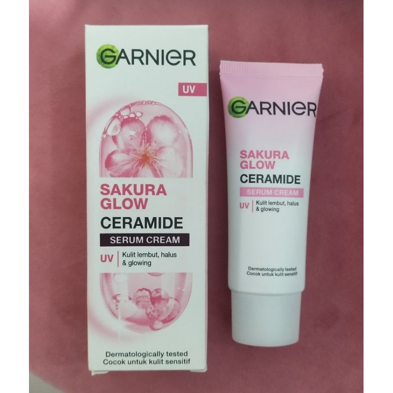 Garnier Sakura Glow Ceramide Serum Cream UV