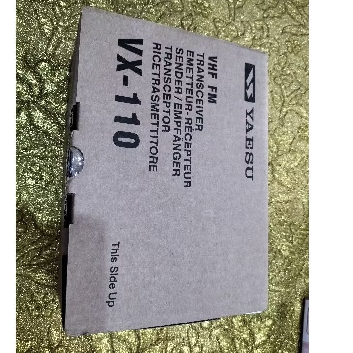Yaesu VX-110 Radio Komunikasi Hitam 5.8 x 13.5 x 3.2 cm, 300g dengan Baterai AA
