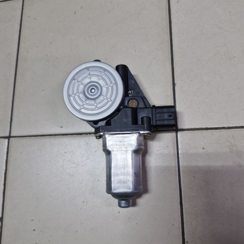 Motor Power Window Depan Kanan Mitsubishi Outlander Sport
