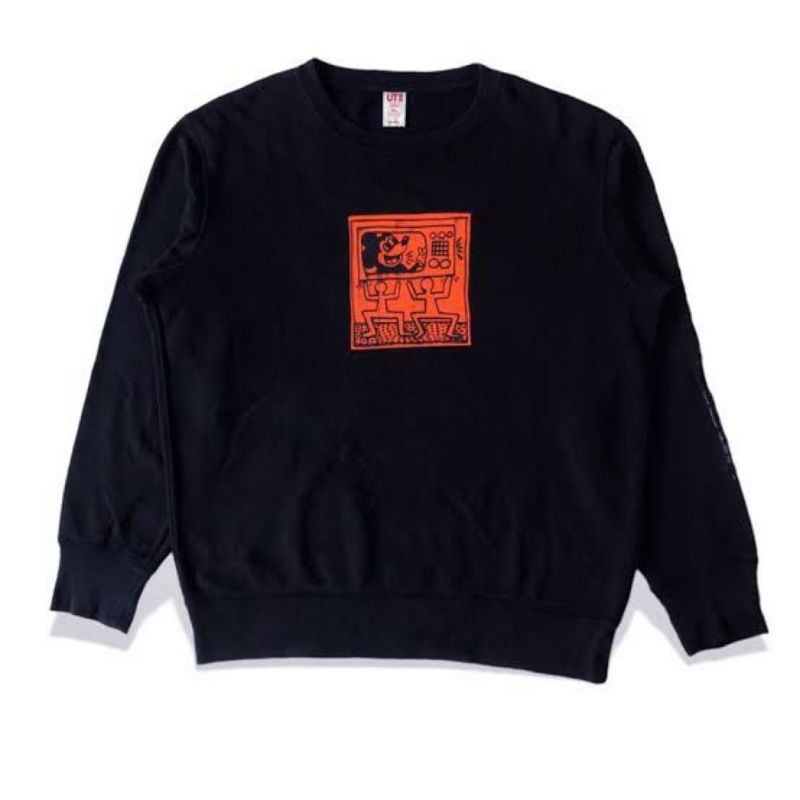 sweater uniqlo x Mickey mouse/ sweater uniqlo/ preloved sweater uniqlo/ Mickey mouse/ preloved Hoodi