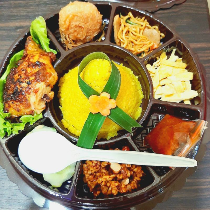 

Tumpeng Mini Nasi Kuning/Tumpeng Ulang Tahun/8 sekat 10 pack