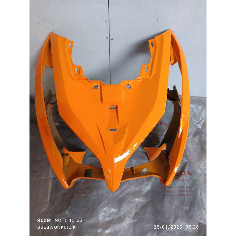 64301-KZR-600 panel tameng cover lampu depan honda vario125 kzr oren original AHM