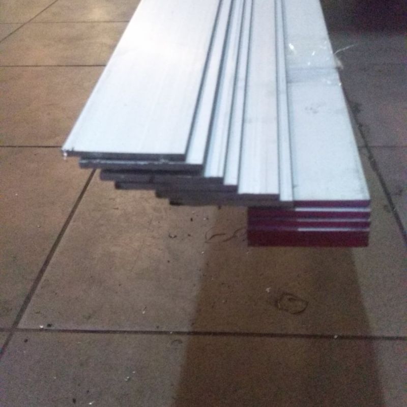 plat strip aluminium 2mm x 3cm x 6 meter per batang tebal 2mm lebar 3cm pajang 6 mtr