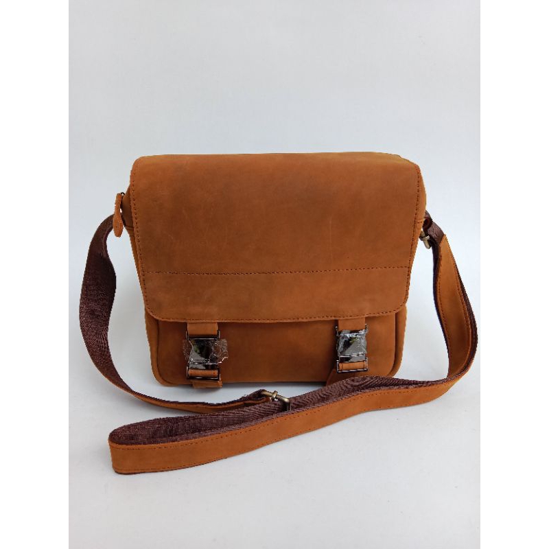 Tas Selempang Kulit Coklat