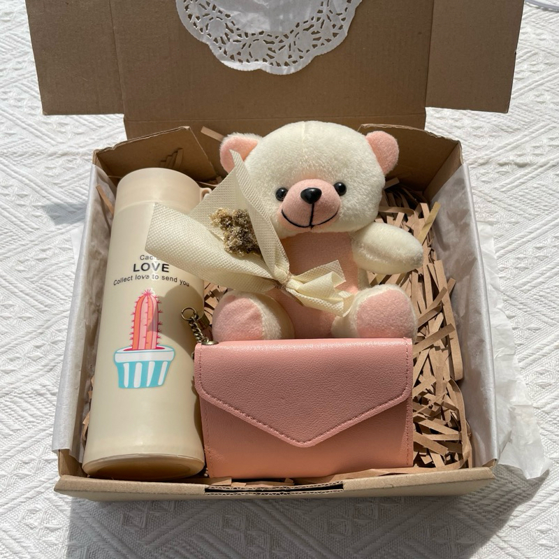 TOKO HEART Hampers Kado Ulang Tahun Cewek  Wanita Hadiah Pacar Sahabat Giftbox Wisuda Birthday giftb