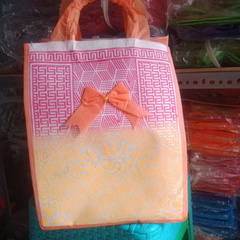 

tas berkat tas hajatan kotak nasi 22 22 pet campur isi 12 pcs