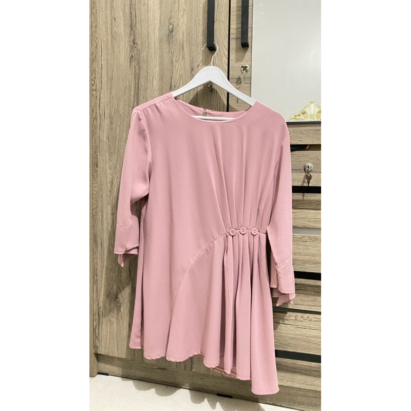 PRELOVED Blouse By Karita Muslim