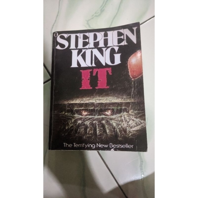 Novel Stephen King IT Bahasa Inggris printing(not original)