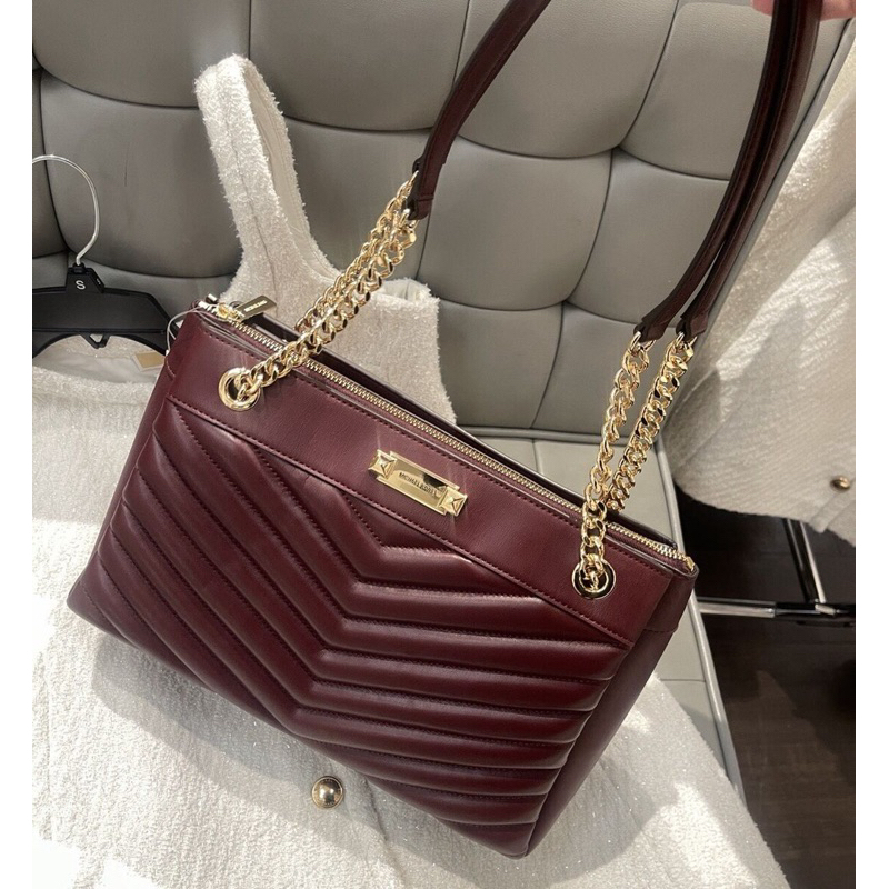 Butikmamaw - MK Whitney Quilted Medium Chain Shoulder Tote Oxblood