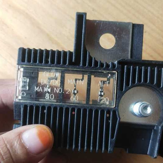 Fuse Sekring Kepala Aki Toyota Sienta Etios 82620-52060 Original