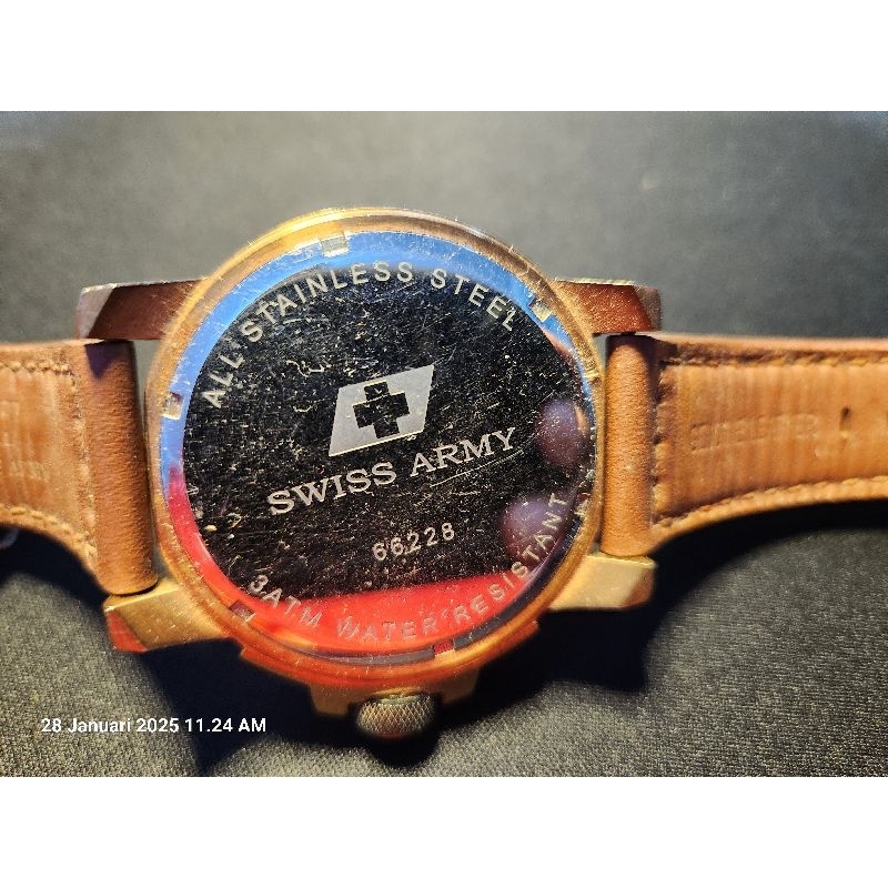 [BEKAS] Jam tangan pria GUESS dan SW1SS ARMY