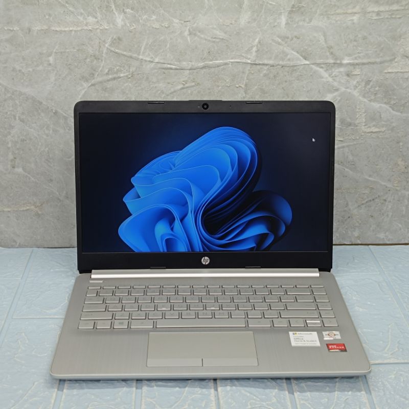 LAPTOP HP 14S-DK15071AU AMD ATHLON SILVER 3050U RAM 4 GB SSD 256 GB MULUS