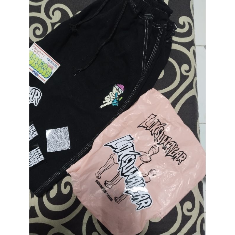 babybong baggy pants