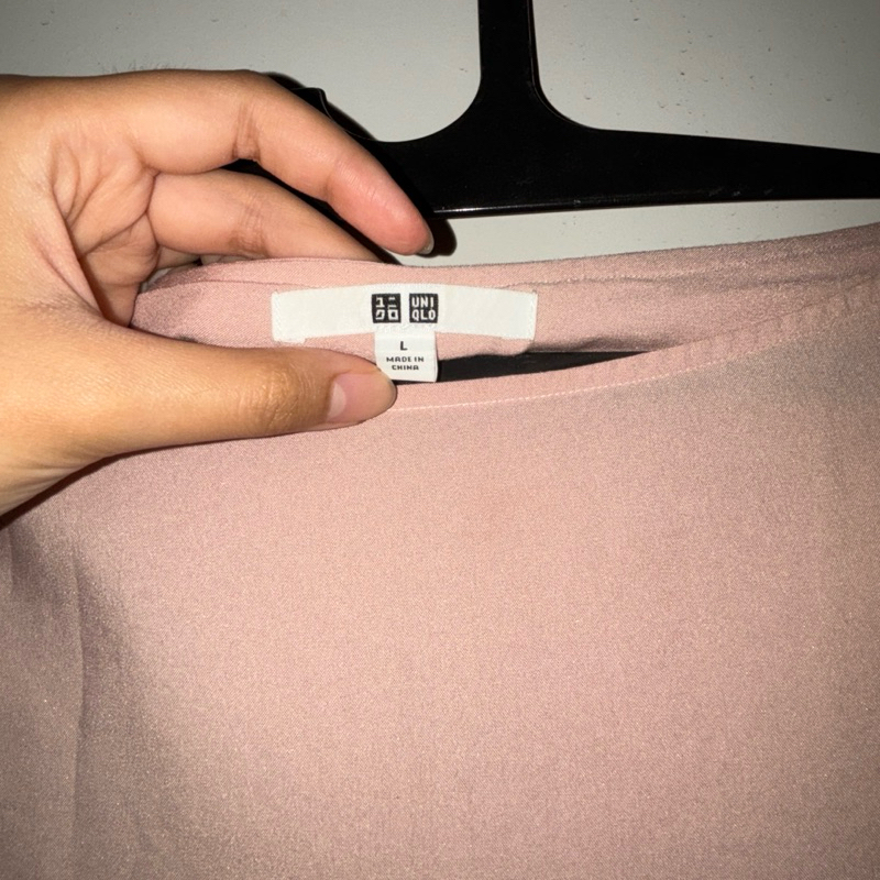 PRELOVED Uniqlo Pink Rayon Blouse