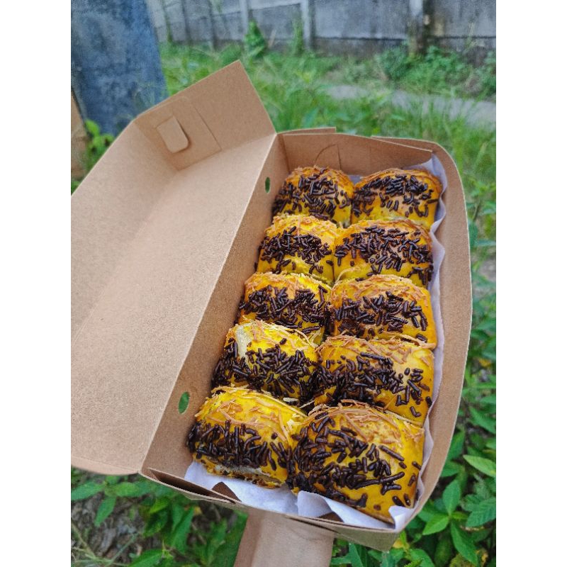

bolen pisang coklat keju isi 10