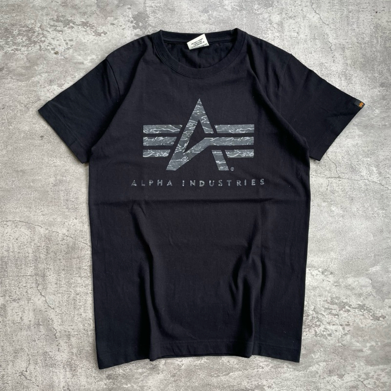 Kaos Alpha Industries Camo Logo