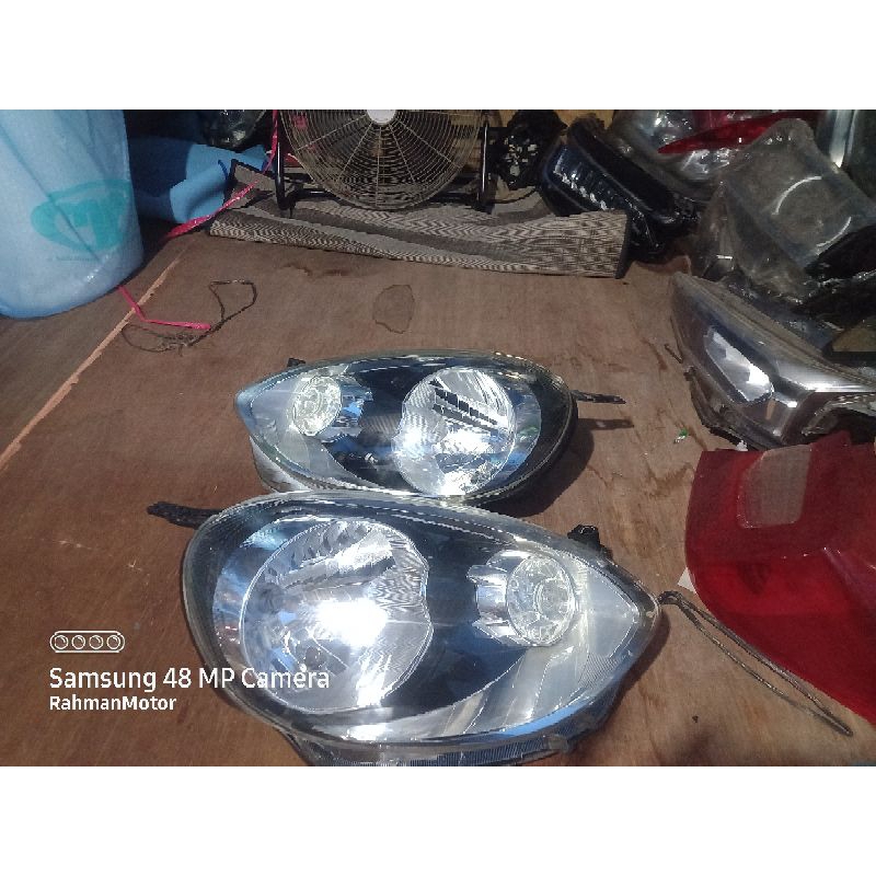 Headlamp Nissan March 2015