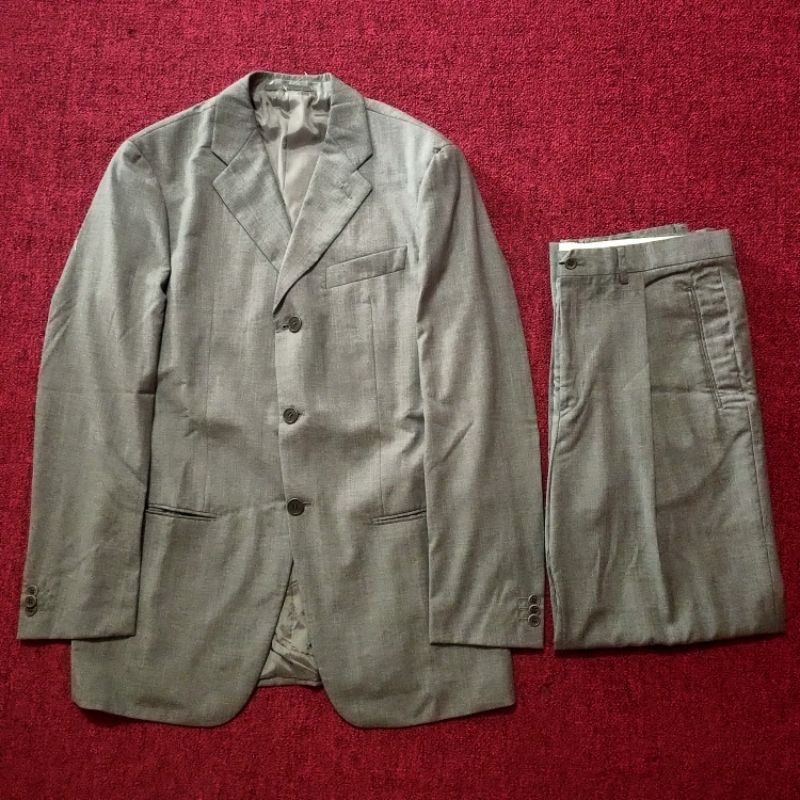 GIORGIO ARMANI ITALY Setelan Stelan Atasan dan Celana Jas Blazer Pria warna Abu abu Muda size XL