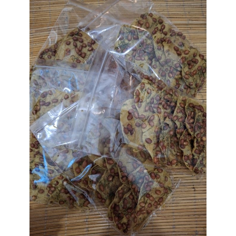 

peyek/rakik kacang