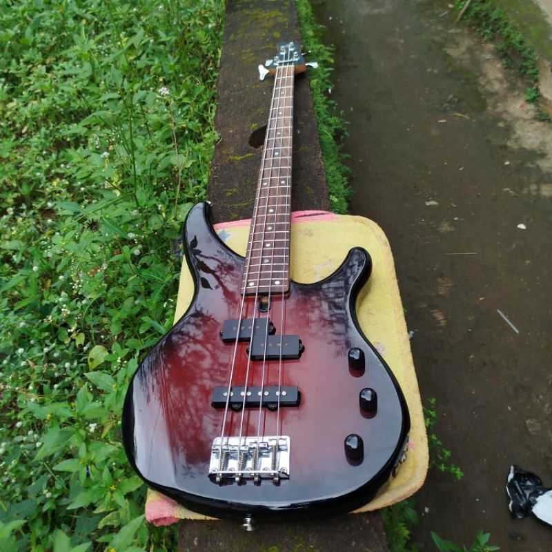 bass yamaha trbx174 second like new