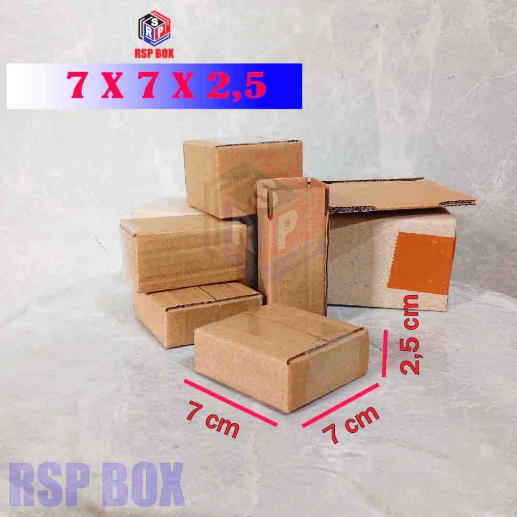 

Kardus ukuran 7x7x2,5 cm box packing paket online murah dus packaging karton box