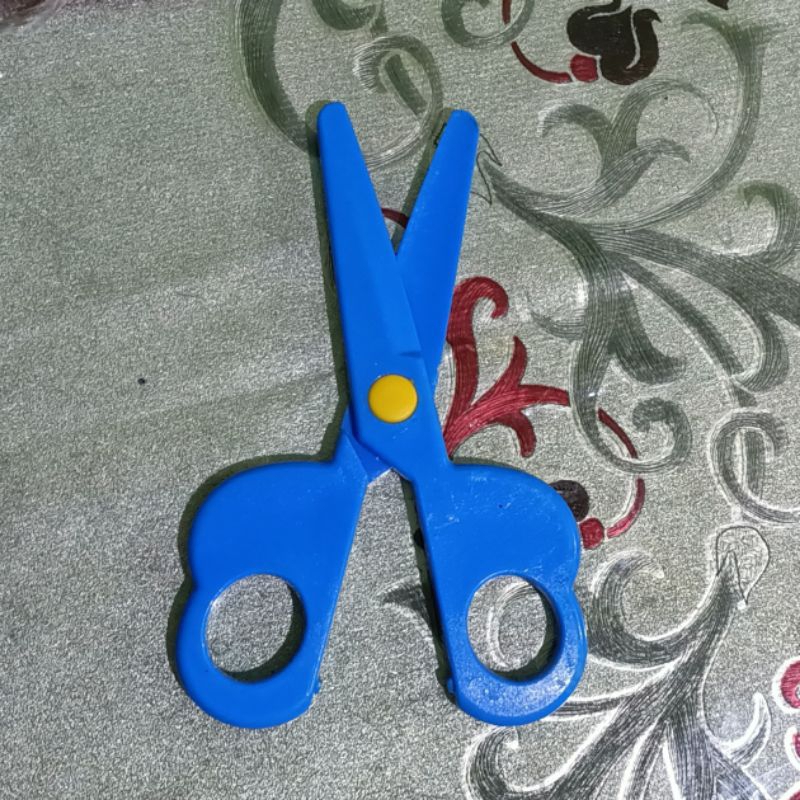 

Gunting kertas anak2 toodler