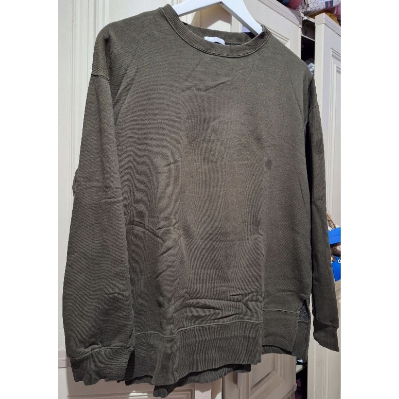 Atasan CN warna Army Keren sz L/XL Preloved