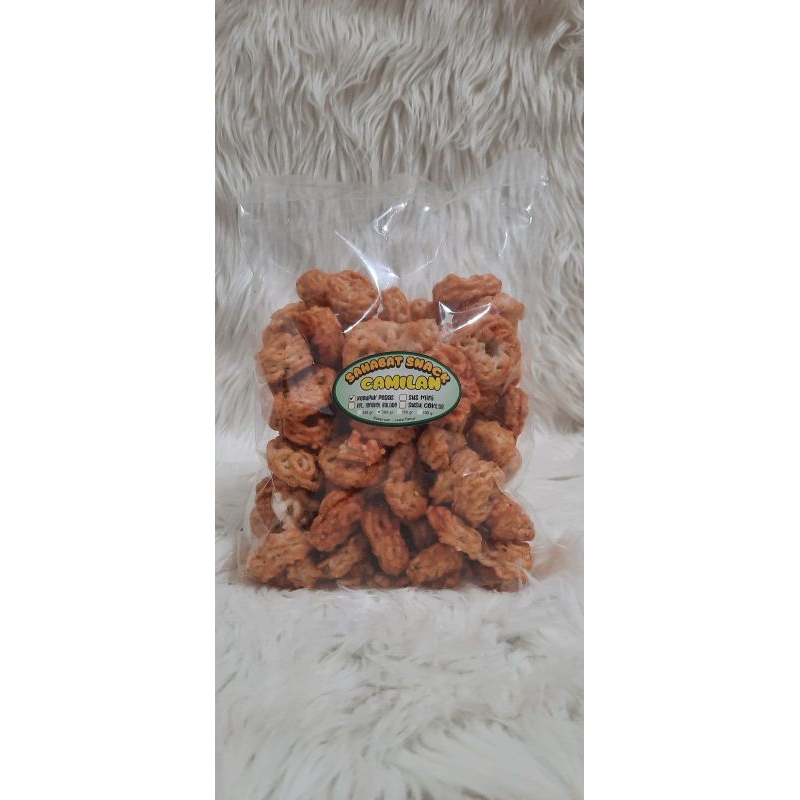 

kerupuk bawang rasa balado